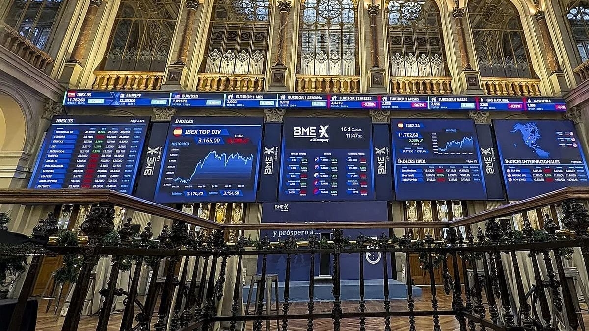 Avrupa piyasaları temkinli bir yükselişle açıldı: FTSE, DAX ve CAC pozitif seyrederken dolar güçleniyor.