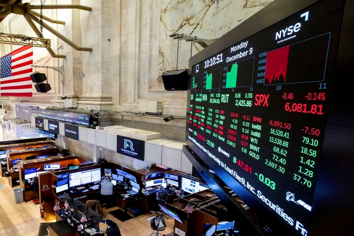 Wall Street teknoloji ve istihdamın etkisiyle kazanma serisini sürdürüyor ancak Trump'ın tarifeleri yaklaşıyor