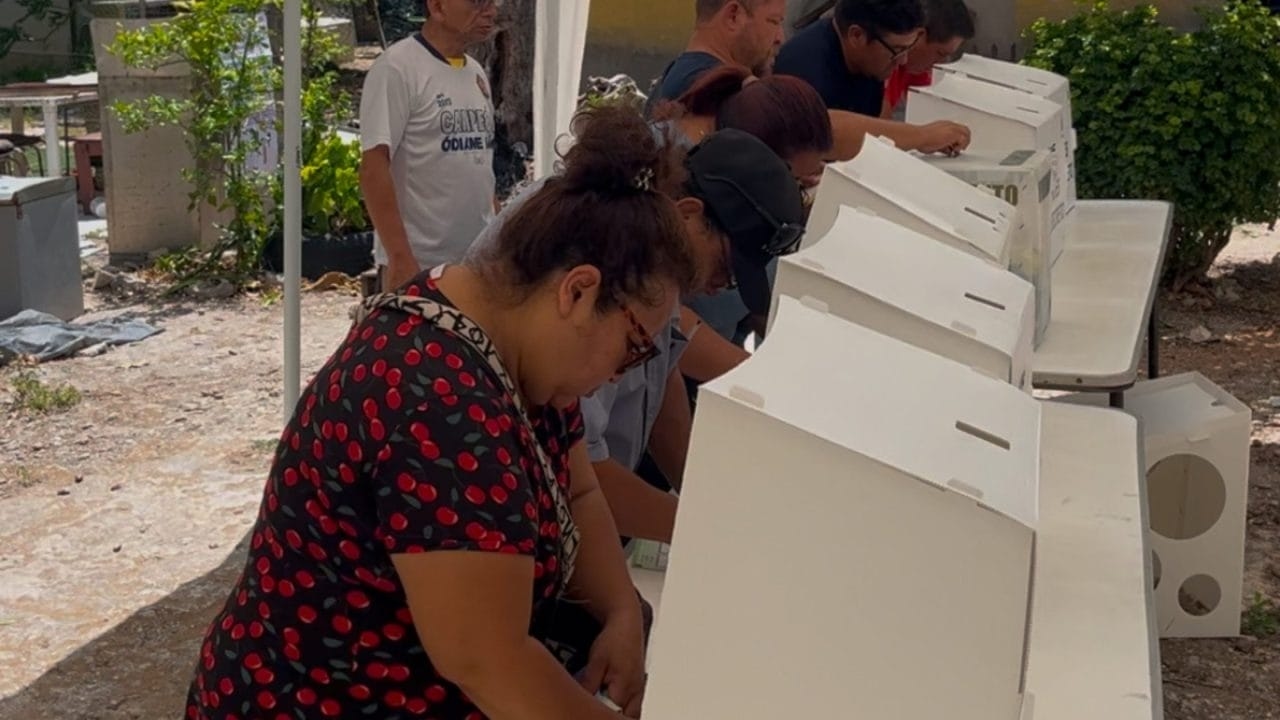 Bürger in Cancún berichten von Verwirrung und Informationsmangel hinsichtlich der Richterwahlen.