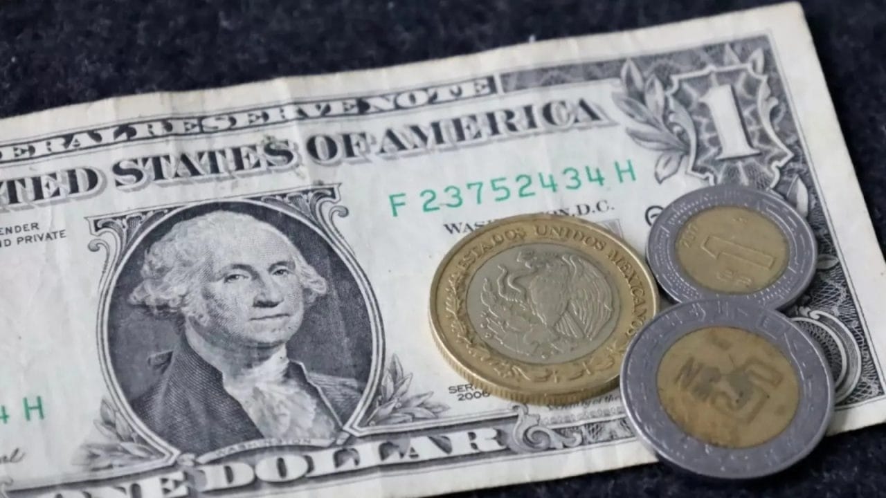 Dólar baja y peso mexicano se fortalece este 15 de agosto ante encuentro Trump-Putin