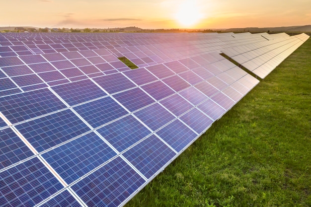 La energía solar se convirtió en la mayor fuente de electricidad por primera vez en la historia.