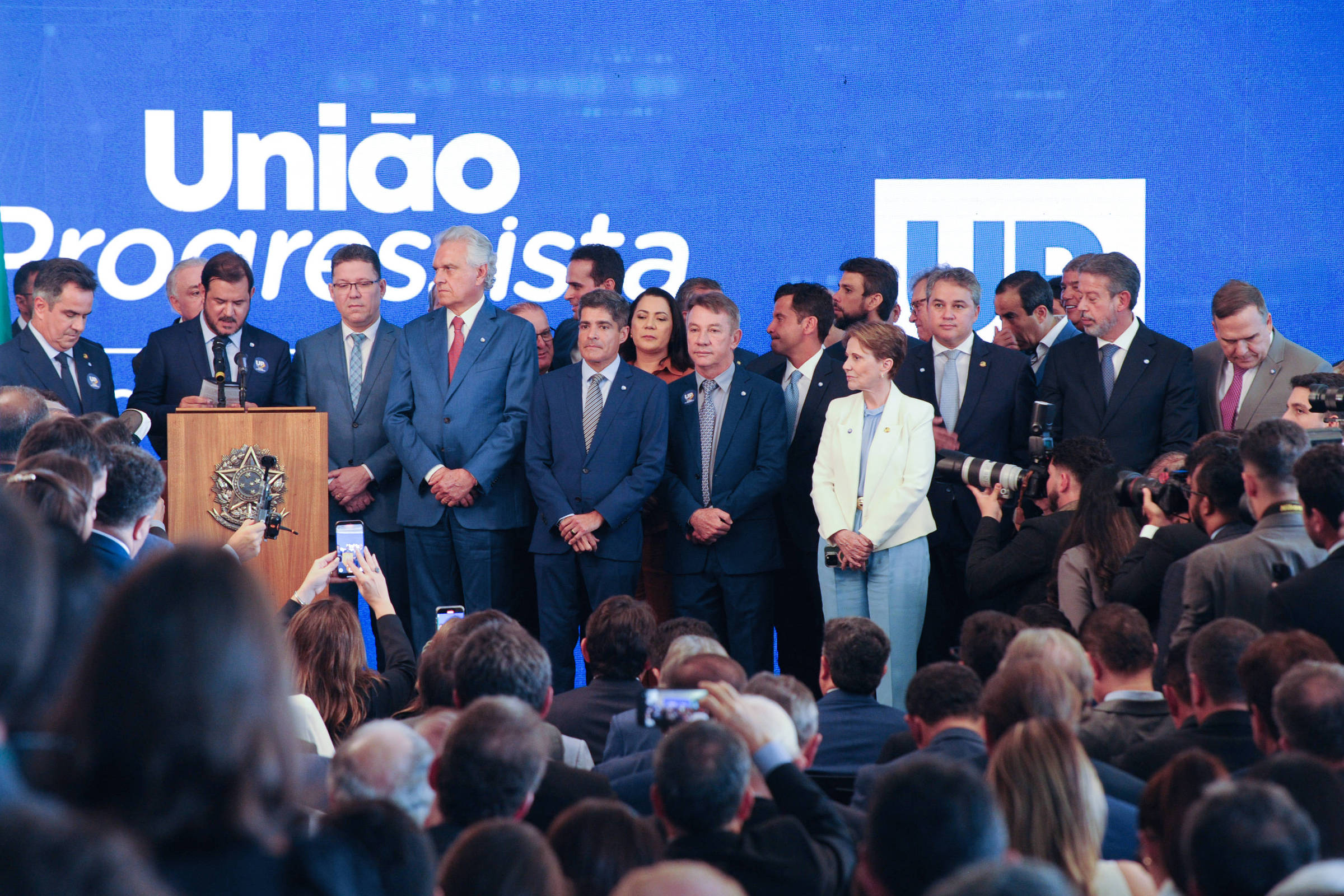 Painel: Federação União-PP deve abrir exceção para permanência de ministros no governo Lula