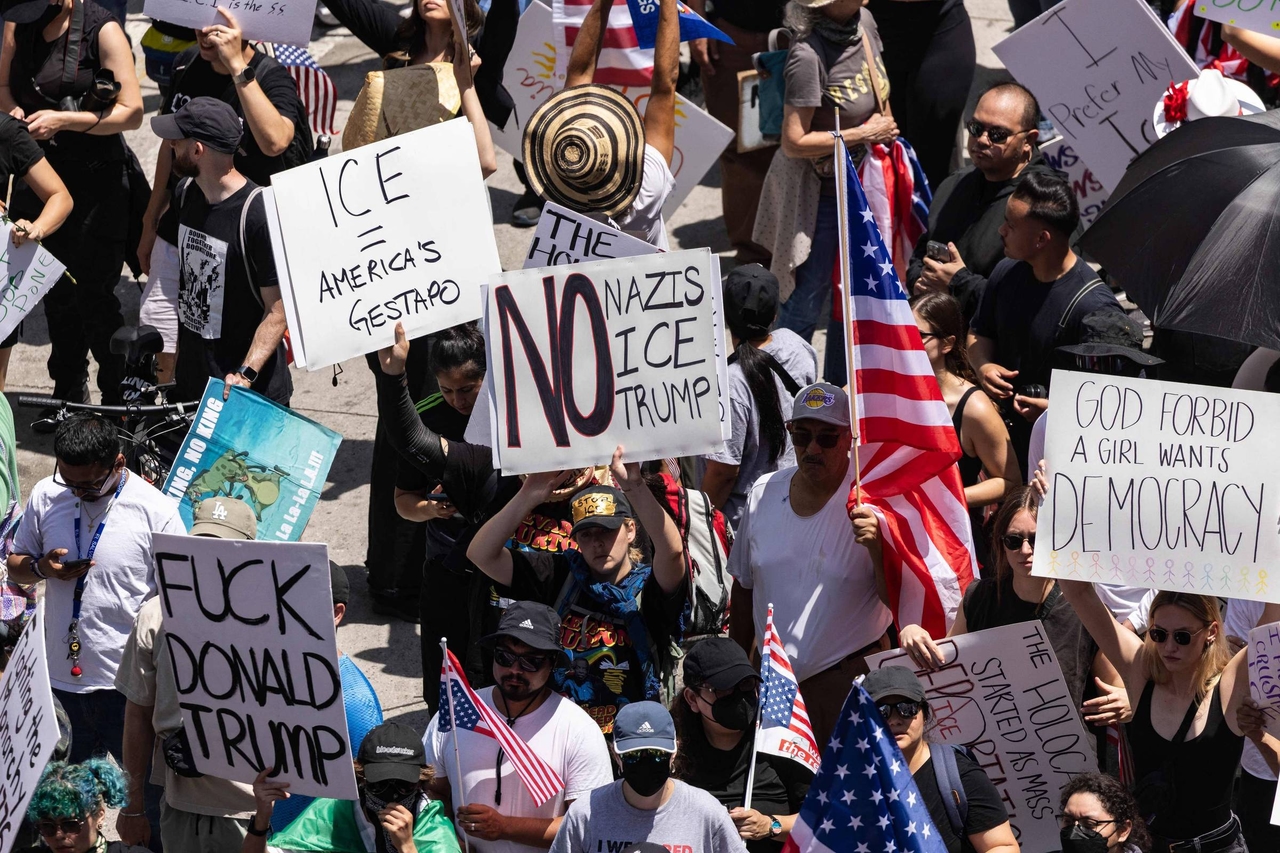 Trump geeft opdracht tot nieuwe anti-immigratieoperaties in Los Angeles, Chicago en New York