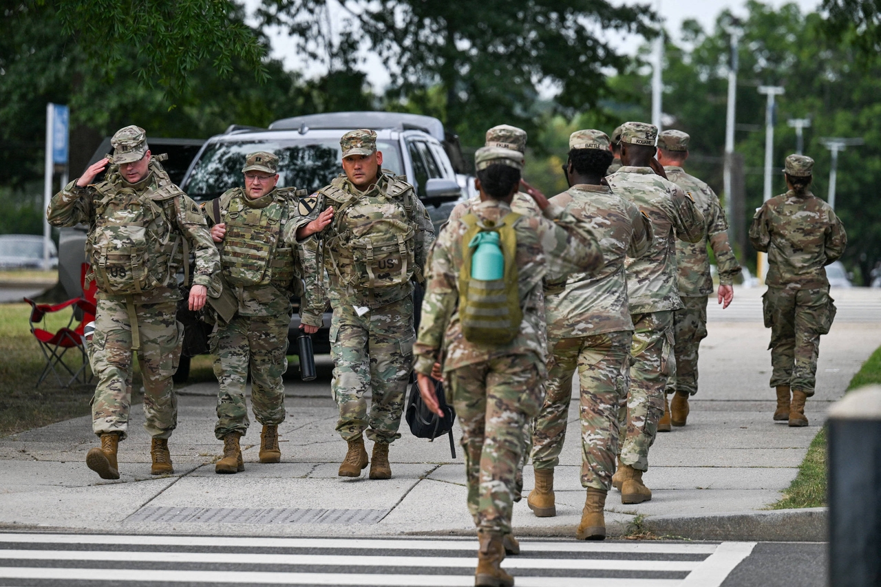 Tropas da Guarda Nacional controladas por Trump chegam a Washington