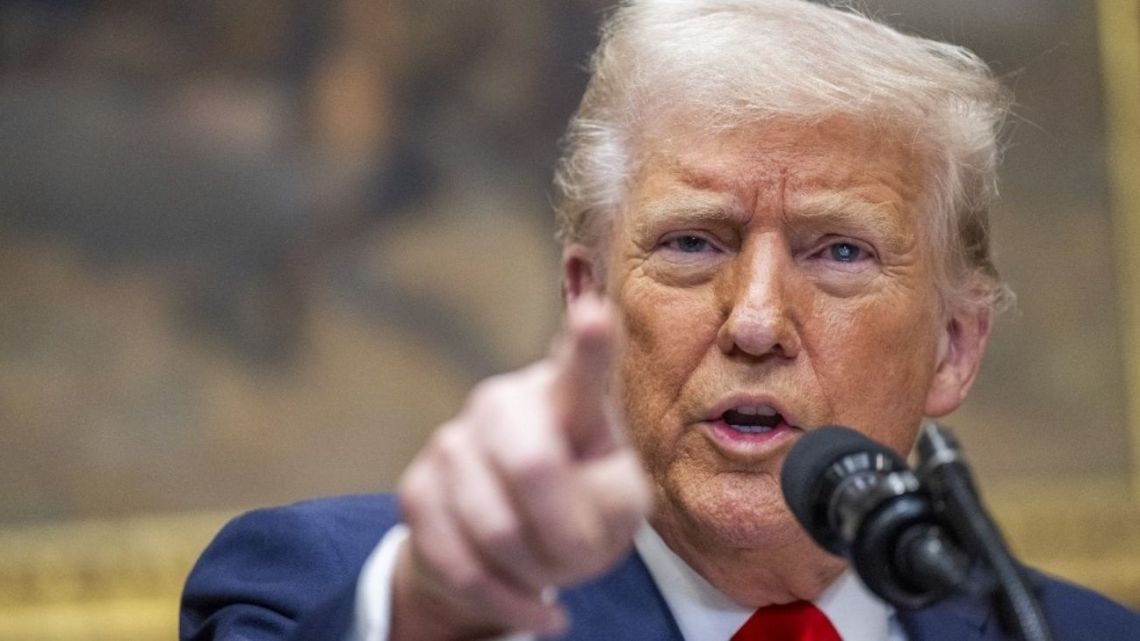Trump ordena al ICE realizar "la mayor deportación masiva de la historia"