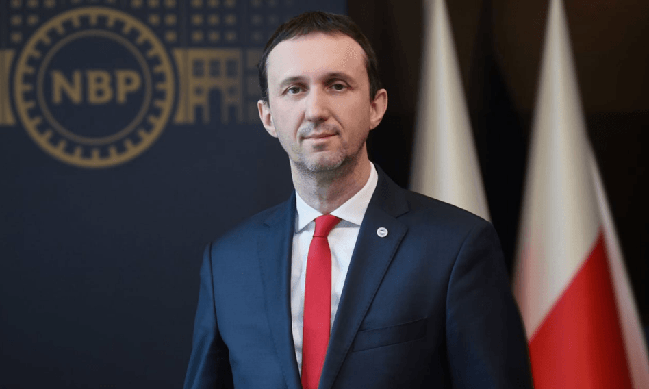 Dąbrowski z RPP: Kolejne obniżki stóp dopiero w IV kw. 2025