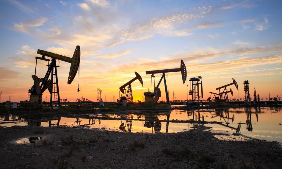 Novo mês, velhas mínimas. Os preços do petróleo continuam em queda.