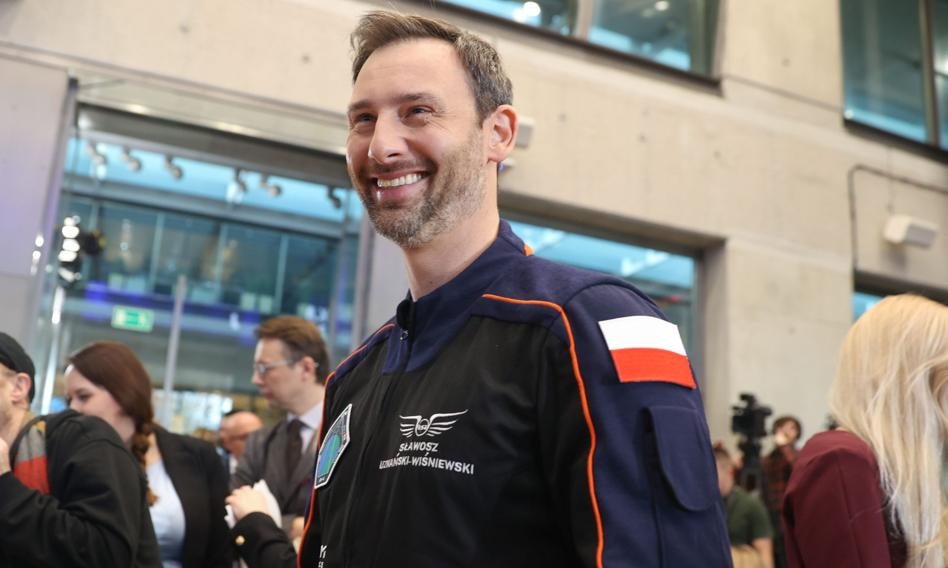 Musk Uzay Gemilerini Yere İndirdi. Peki Ya Bir Kutup'un Uzay Uçuşu?