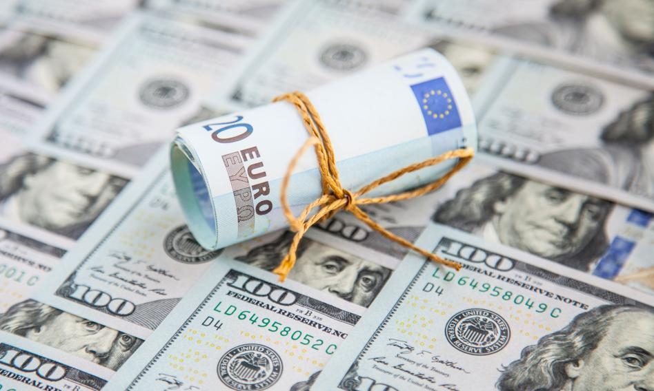 Zloty sem reação à guerra de Israel. Dólar por menos de PLN 3,70