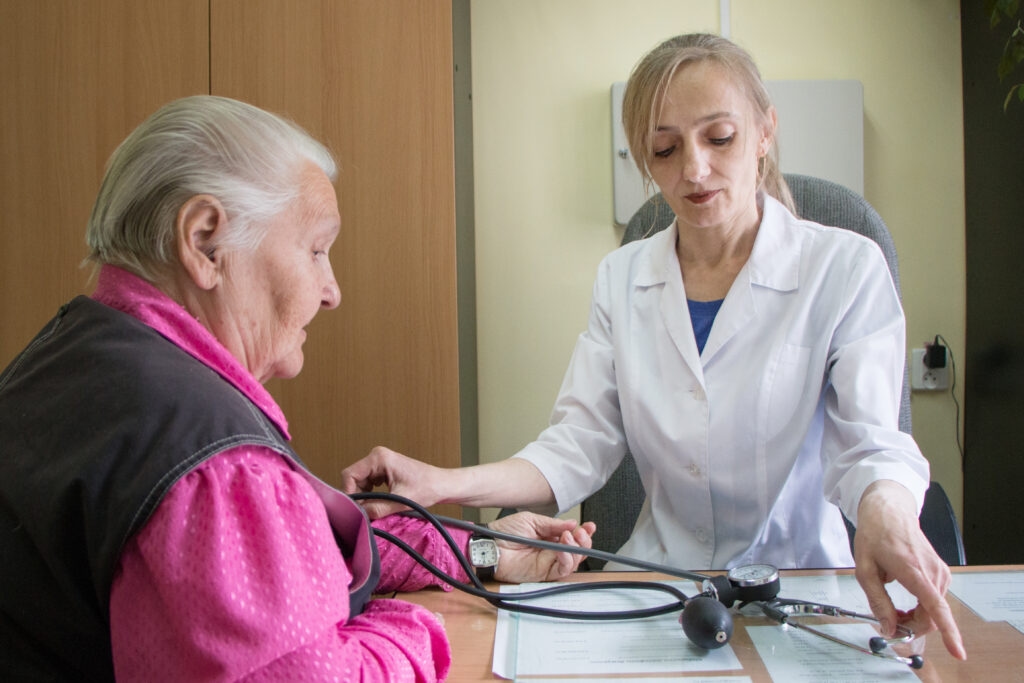 À l'occasion de la Journée de la santé des femmes, les femmes de Novgorod sont invitées à une réunion ouverte avec des médecins