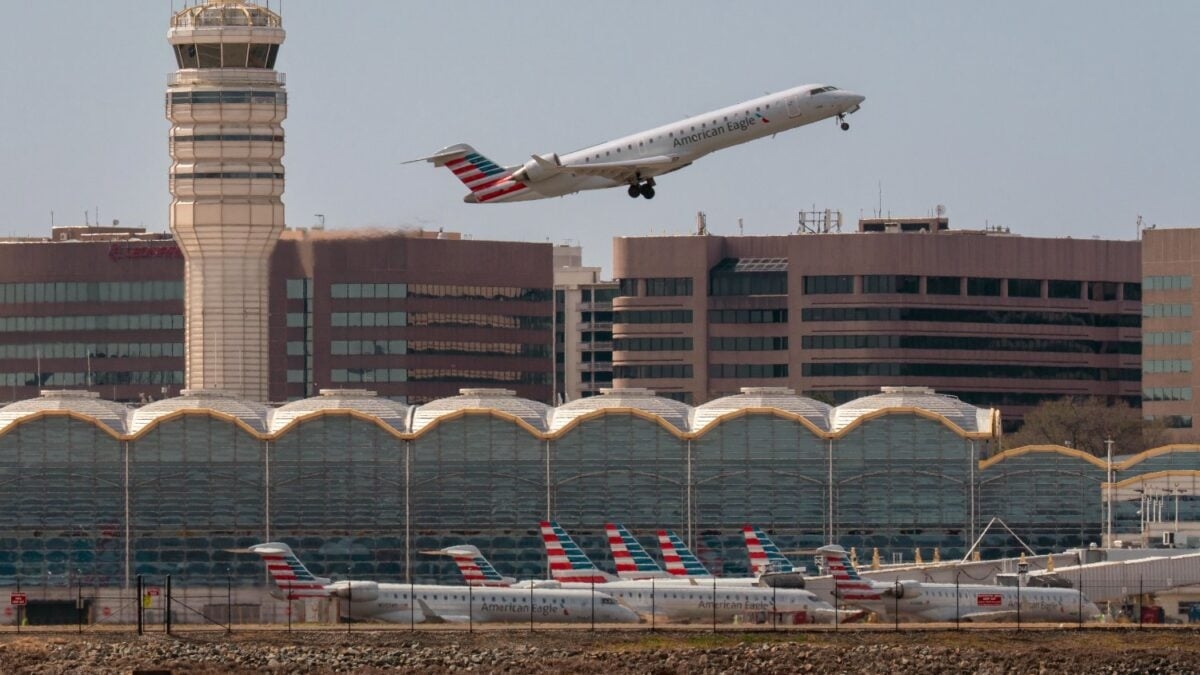 Генеральный инспектор проверяет действия FAA в воздушном пространстве округа Колумбия после тысяч опасных ситуаций