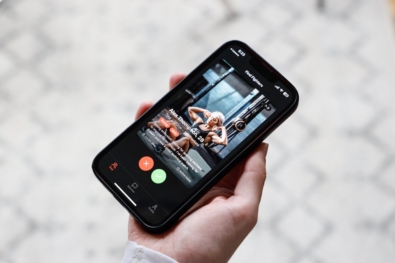 Questa app di intelligenza artificiale utilizza un annuncio generato dall'intelligenza artificiale per mostrare quanto sia facile generare codice ingannevole per app di intelligenza artificiale