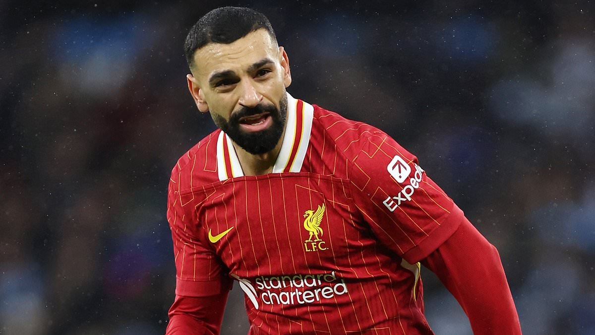 Gary Neville reveals what he hasn't seen from Mohamed Salah before - as he compares 'unplayable' Liverpool star to Man United icon