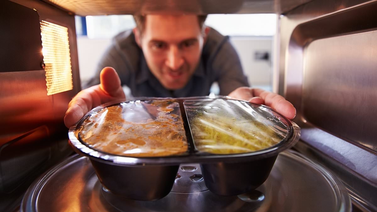 ОБНАРУЖЕНЫ самые вредные готовые блюда: самые соленые из них, как 10 порций картофеля фри из McDonald's. А есть ли в списке ваши любимые?