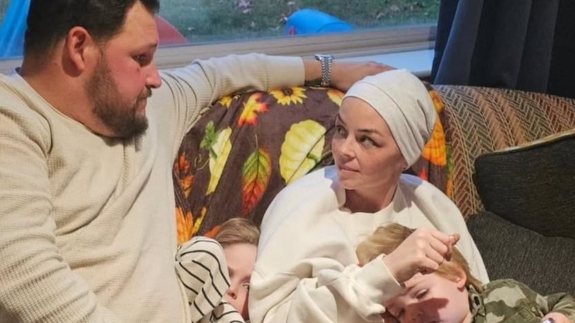 Milyonlarca insanın yemek yedikten sonra yaşadığı semptomları görmezden gelerek bana son evre kolon kanseri teşhisi kondu