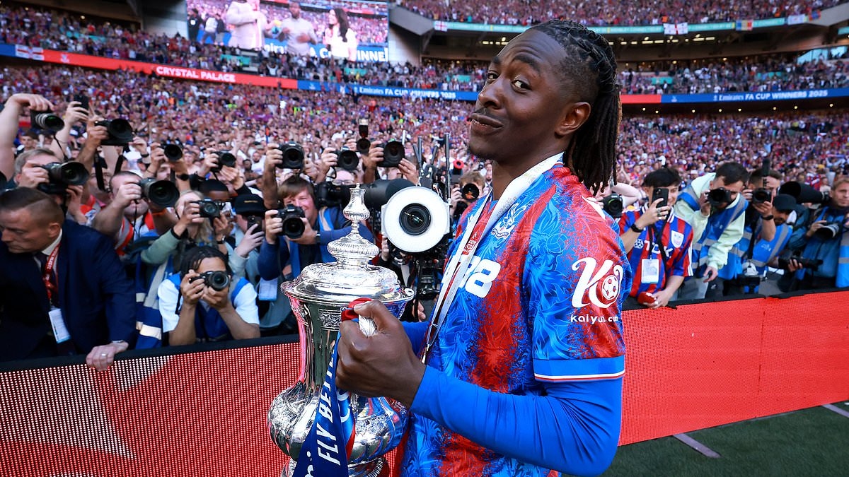 Eberechi Eze es un artista que puede ganar una pelea callejera, escribe CRAIG HOPE - después de iluminar Wembley para Crystal Palace, debería evitar mudarse al Man City
