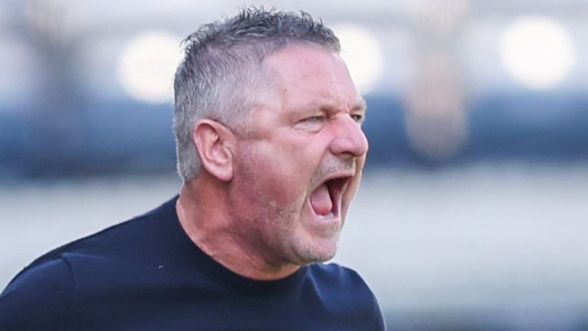 O fracasso de Tony Docherty em consertar a defesa infeliz volta para casa para poleiro enquanto o implacável Dundee exige melhor