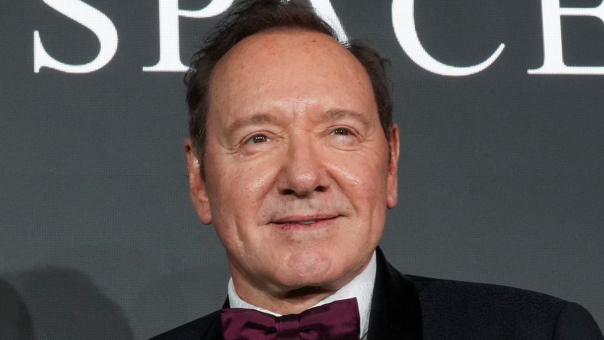 Les chirurgiens esthétiques rendent un verdict brutal sur deux liftings du visage hollywoodiens... l'un est un chef-d'œuvre, l'autre un désastre graisseux