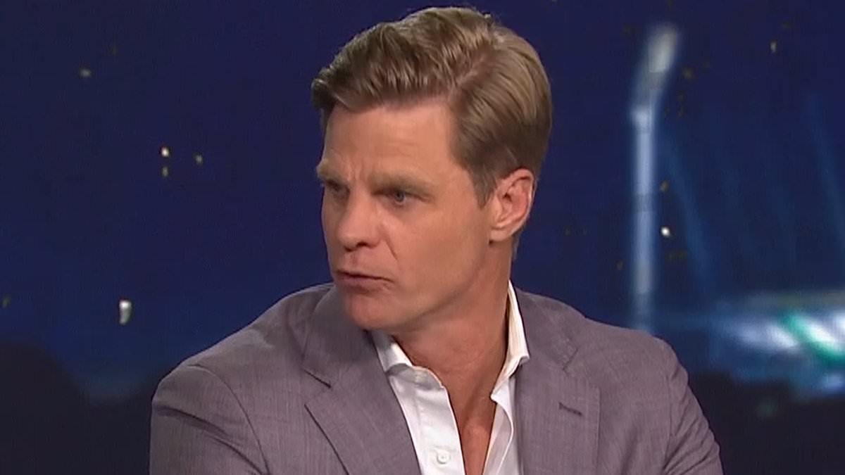 Le tensioni nel programma televisivo di Channel Seven esplodono quando Nick Riewoldt chiede le scuse alla nota personalità dei media Caroline Wilson per l'insulto "sessista"