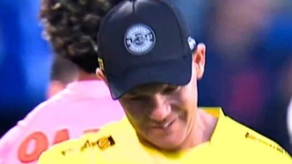 Découvrez pourquoi les fans de football accusent l'entraîneur de la NRL de l'acte le plus bas de la saison : « Interdisez-le pendant un an ! »