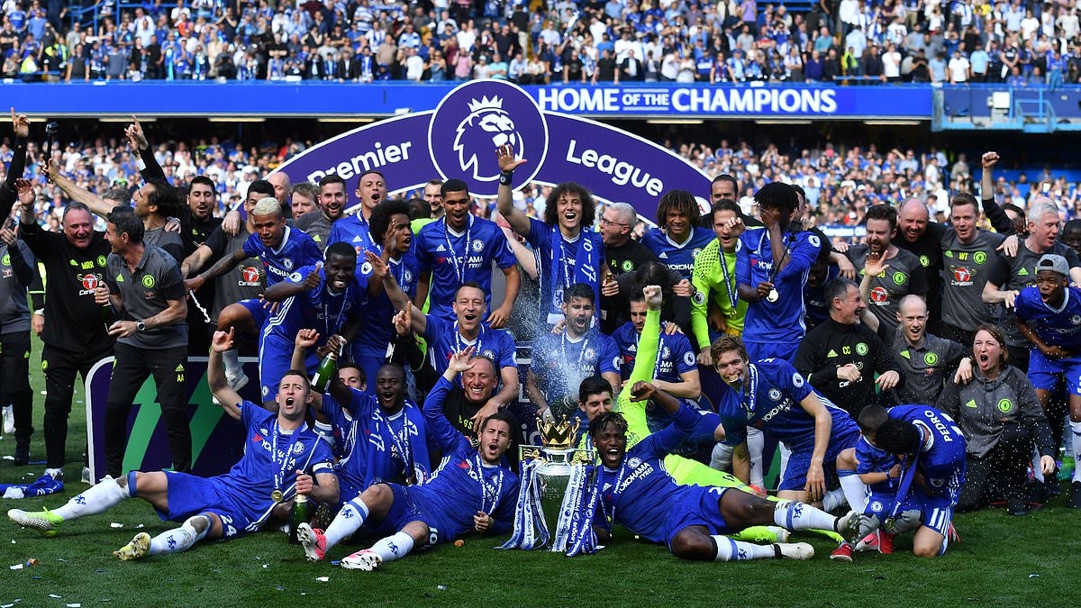 Former Chelsea and Arsenal cult hero announces shock move to Cypriot champions after leaving Brazilian side