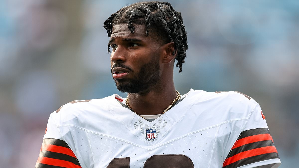 Shedeur Sanders célèbre sa première passe de touchdown en NFL lors de ses débuts en pré-saison pour les Browns