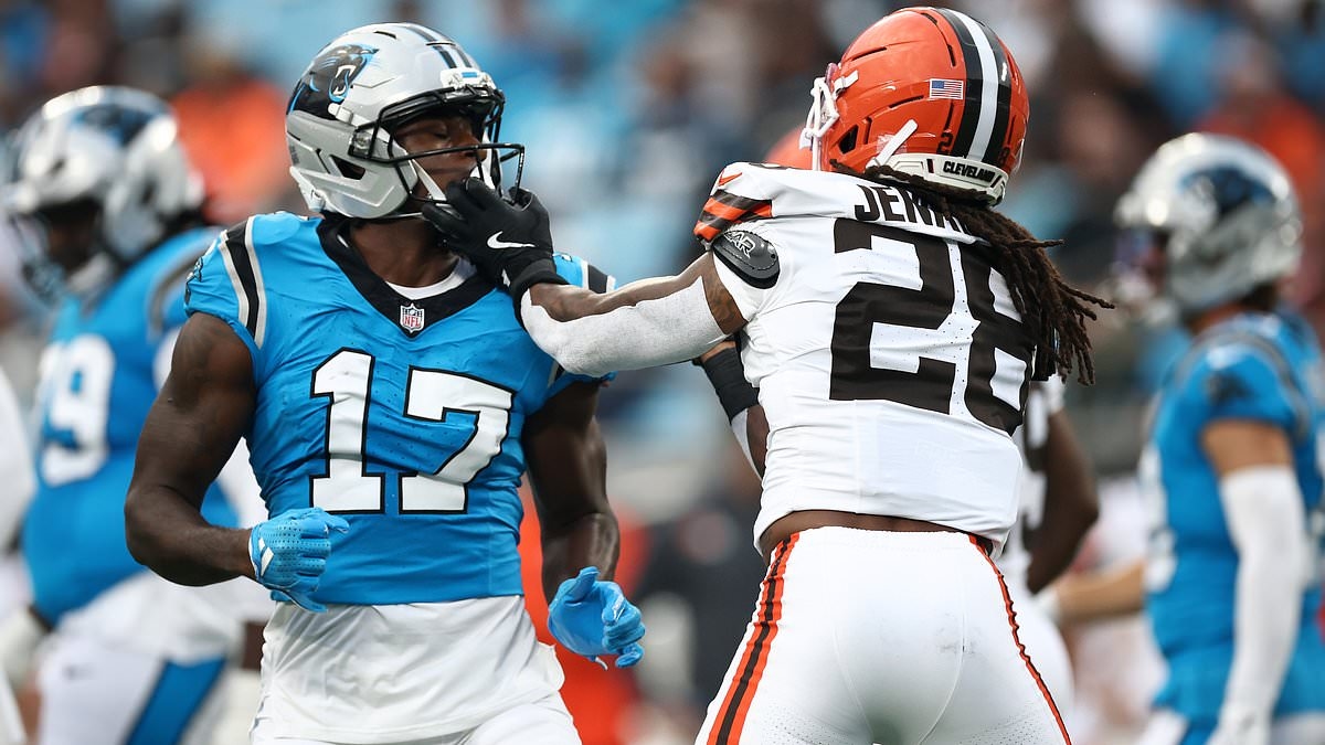 Un match de pré-saison de la NFL dégénère en une bagarre sauvage : deux joueurs sont éjectés et l'un d'eux a son casque arraché