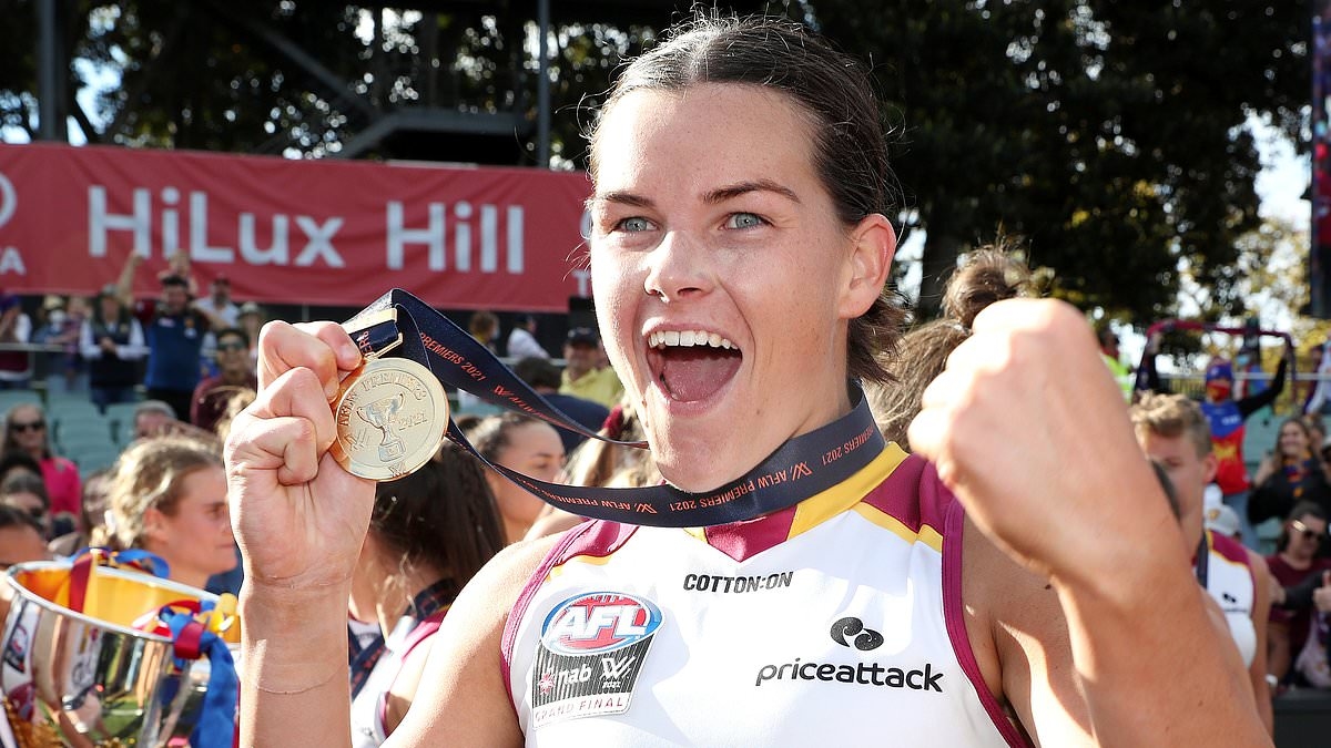 Women's footy star pinpoints the challenge AFLW players have that gives them an edge over the men