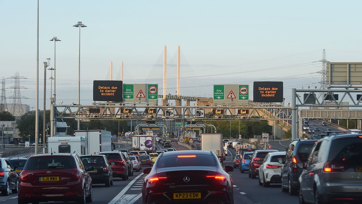 A tarifa da Dartford Crossing aumenta em 40% a partir de amanhã - apesar da Ponte Rainha Elizabeth II ter sido paga há 23 ANOS