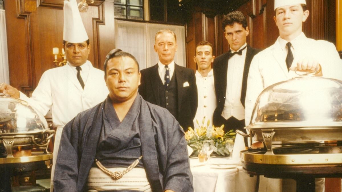 The day I dined with the Muhammad Ali of sumo wrestling - this is how the great champion feasted: JEFF POWELL