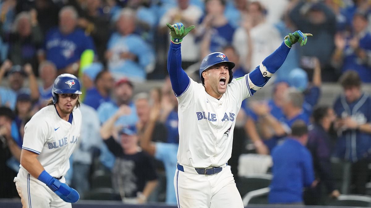 World Series returns to Canada as Blue Jays pull off Game 7 comeback vs Mariners to face Dodgers