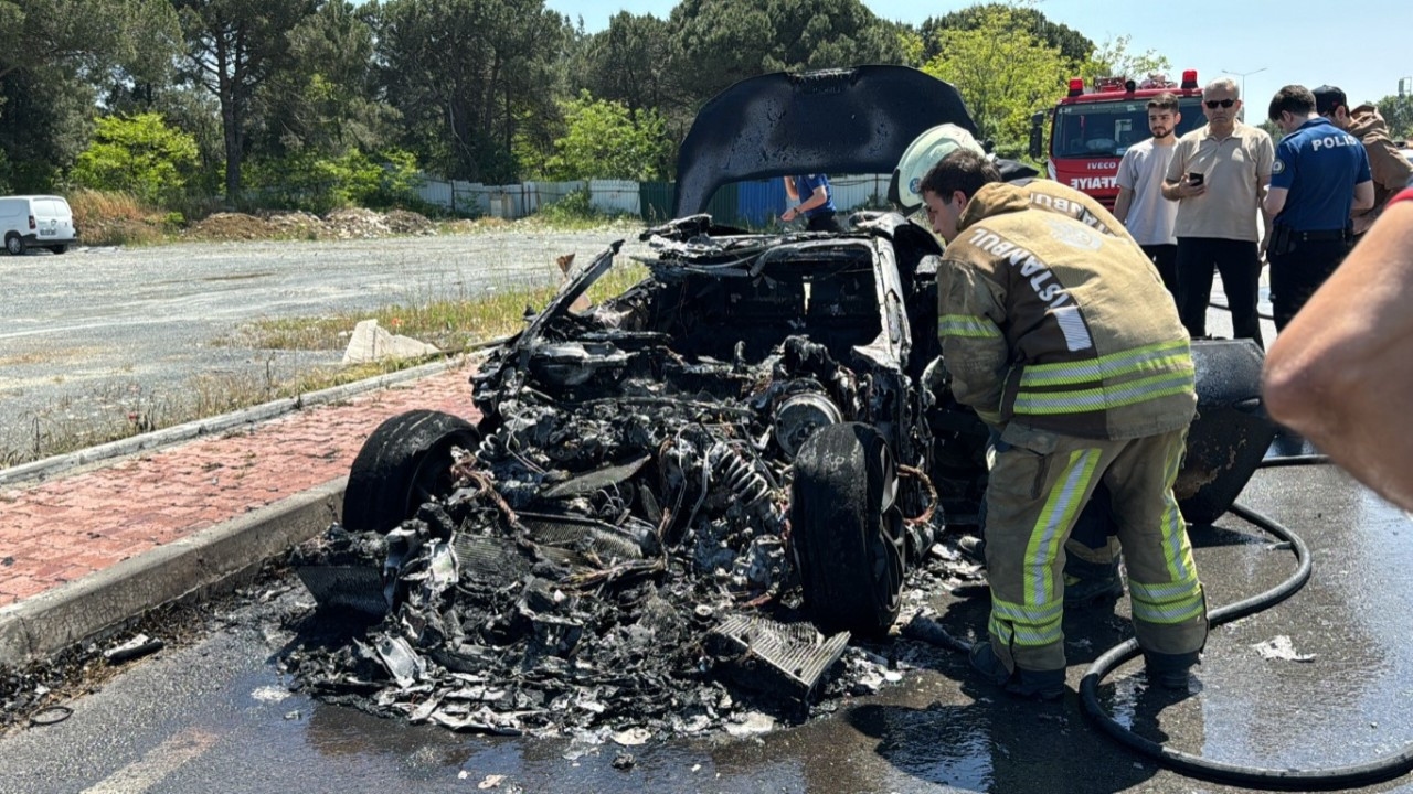 Ferrari warte 20 milionów dolarów stanęło w płomieniach w Eyüpsultan