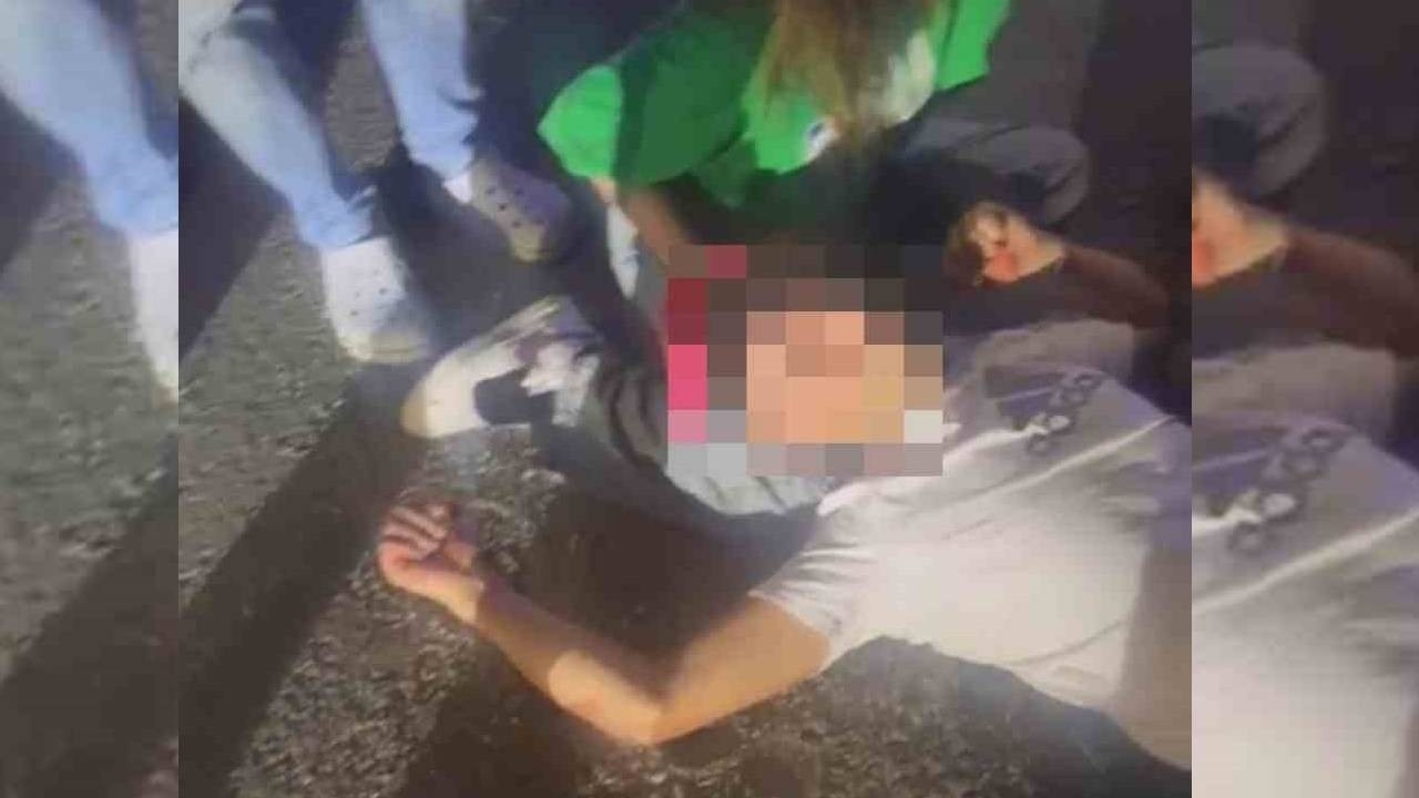 Life and death in a car that overturned: He waited for his seriously injured friend by placing him on his knee