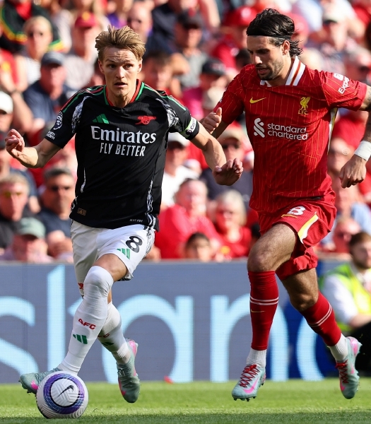 Arsenal salvages a draw in the Premier League
