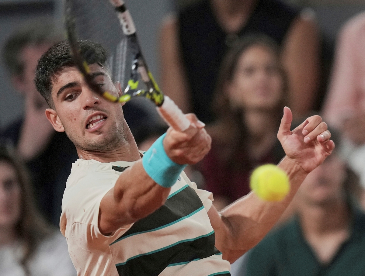 Alcaraz leidet, kommt aber bei Roland Garros weiter