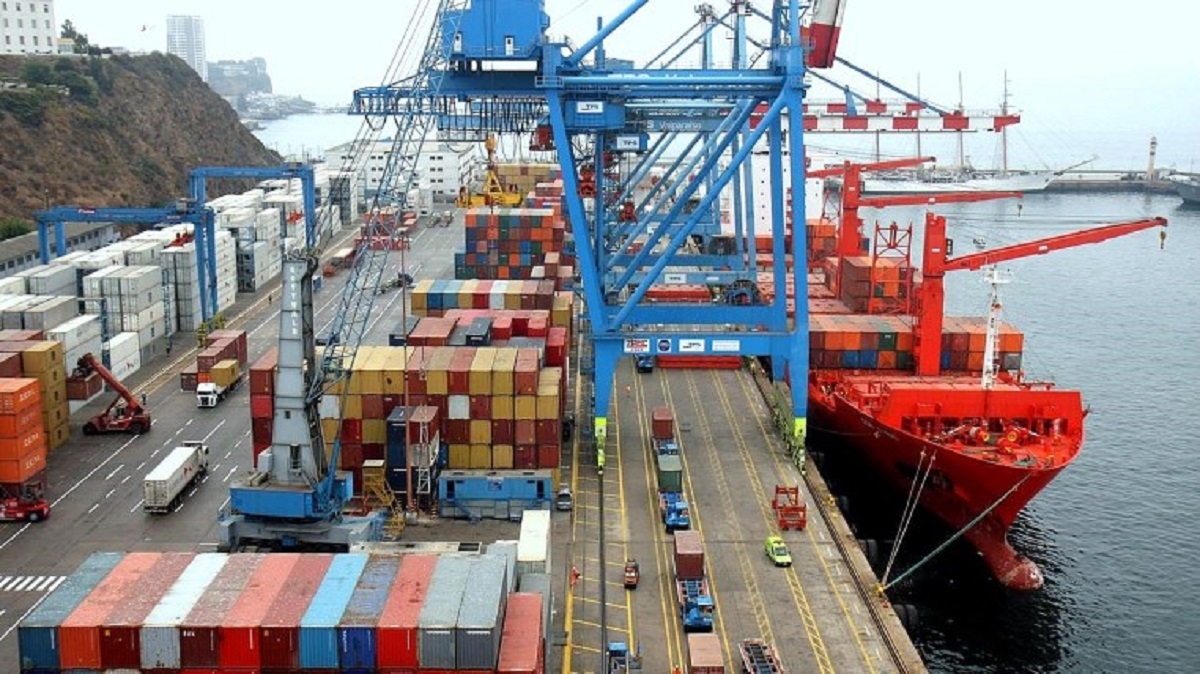 The US trade deficit exceeds $140 billion in March.