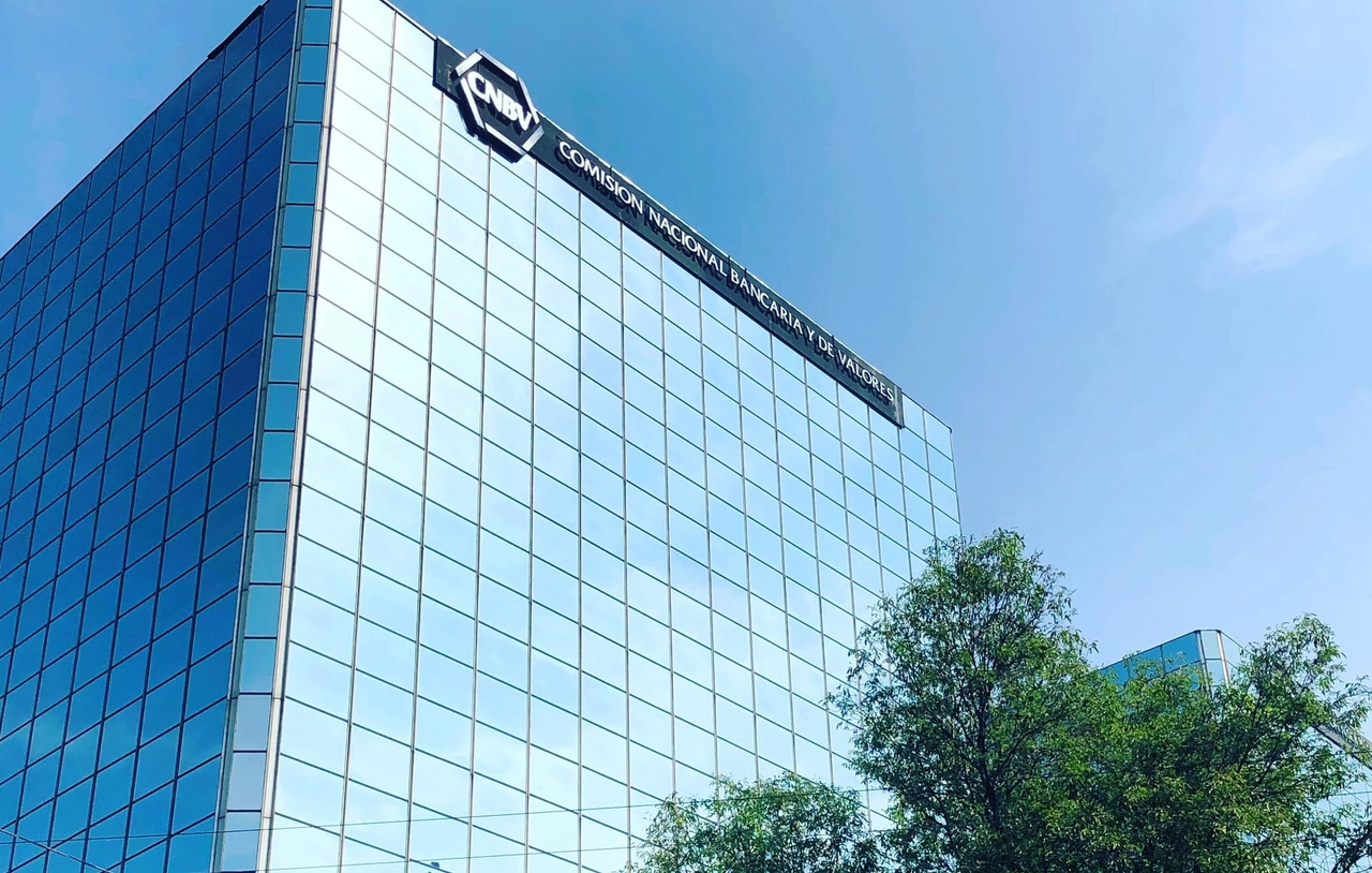 CNBV interweniuje w sprawach CIBanco i Intercam, a ABM wydaje oświadczenie w tej sprawie.