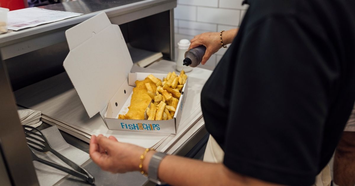 Woman buys fish and chips in Tenerife but Brits are floored by price