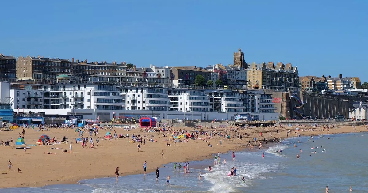 Tiny UK seaside town with beautiful beach dubbed Italy's Amalfi Coast 'dupe'