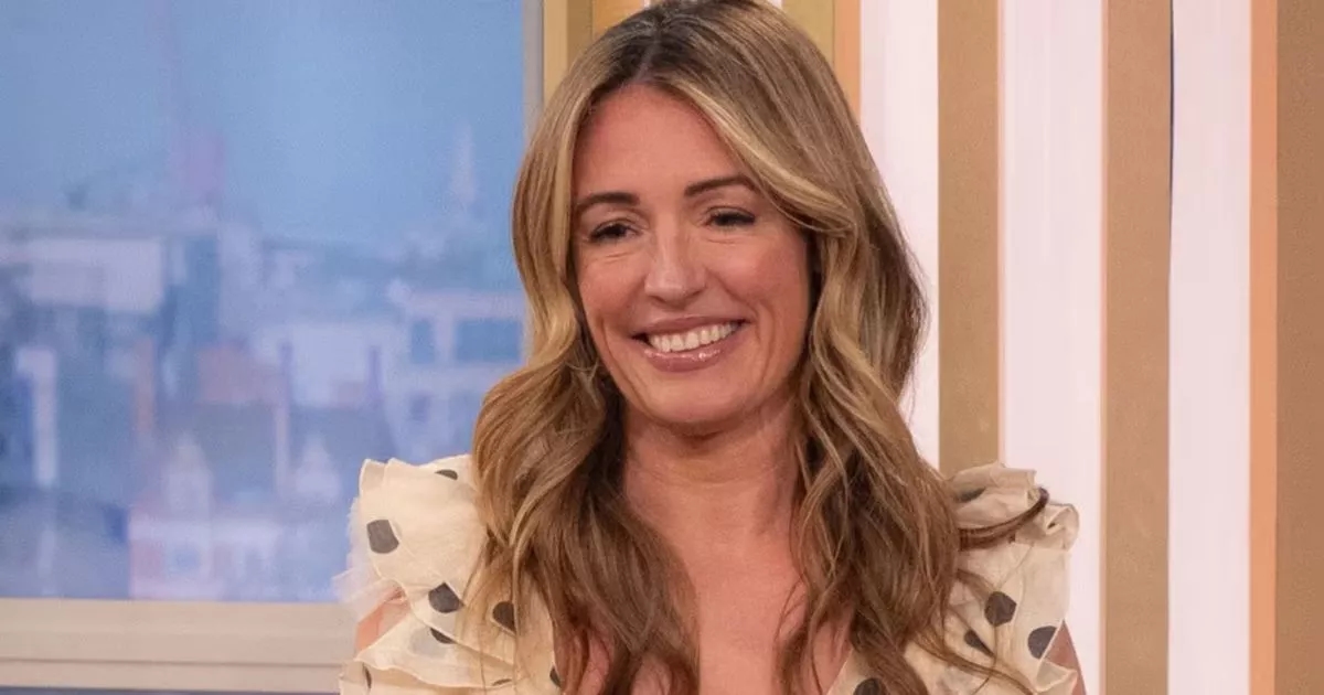 Der trendige buttergelbe Leinenanzug von This Morning von Cat Deeley ist ein Muss für die Sommerarbeitskleidung