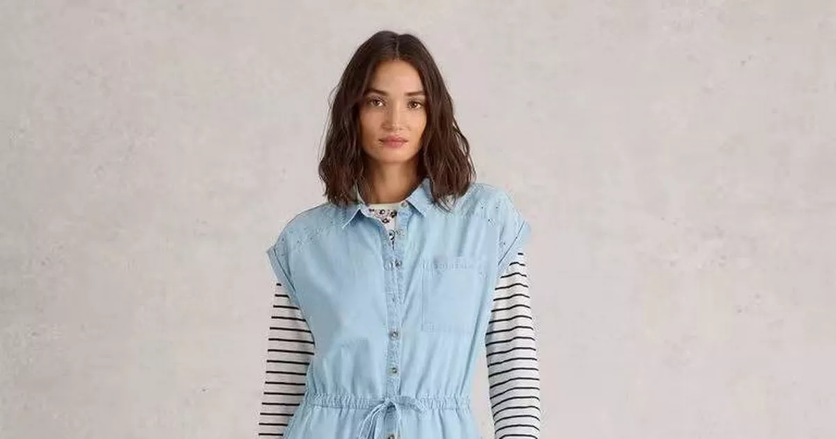 El mono de White Stuff de £75 bajó a £30 y los compradores dicen que un detalle es "muy bonito"