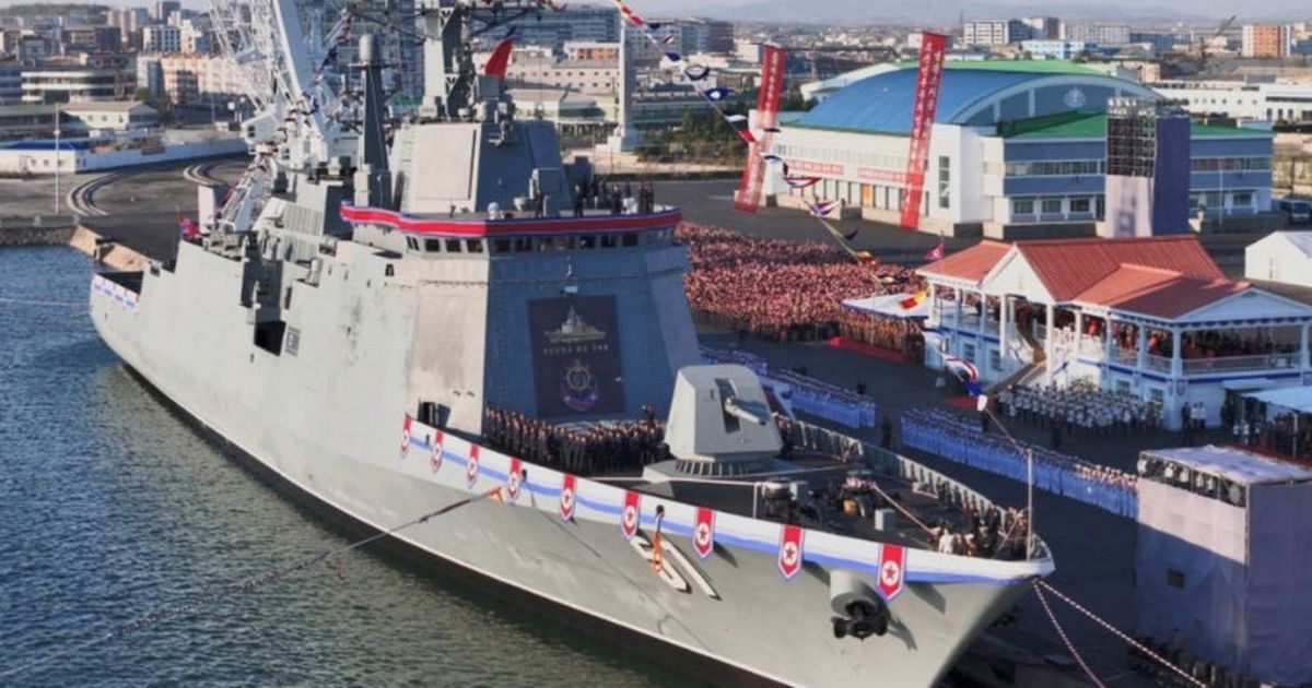 Três autoridades norte-coreanas são presas após novo navio de guerra de Kim Jong-Un afundar durante o lançamento