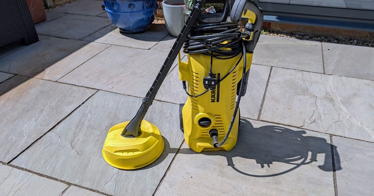 'Experimentei esta lavadora de alta pressão Karcher com desconto e meu pátio nunca ficou tão bonito'