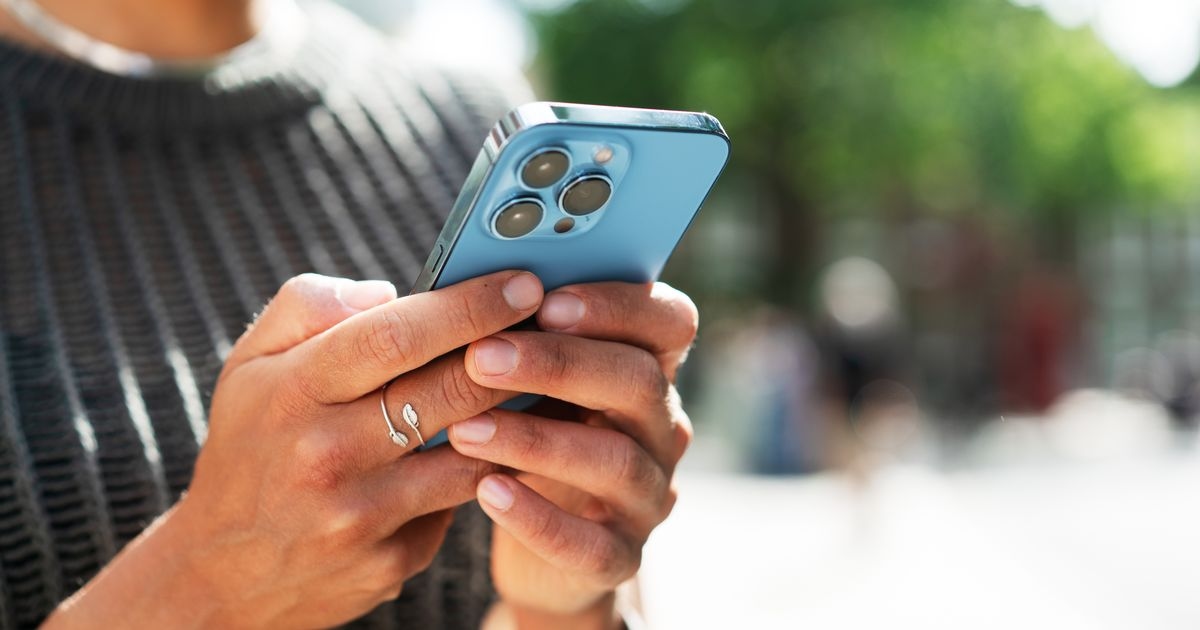 Everyone with an iPhone or android told don't click' - it could cost you