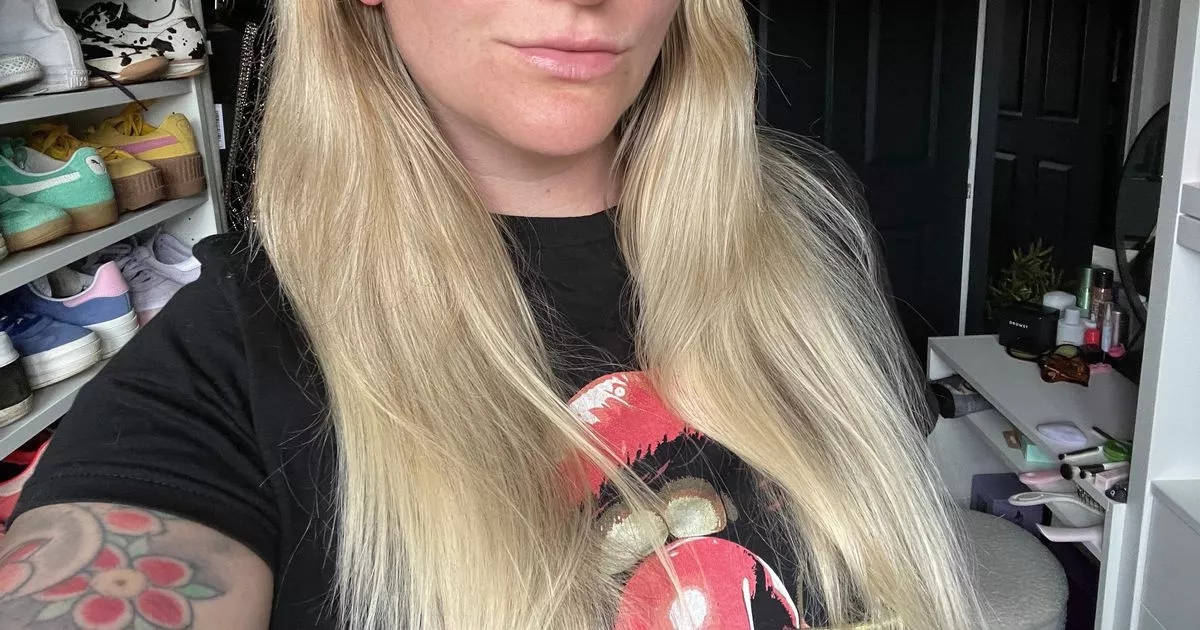 Esta mascarilla capilar con infusión de miel transformó mi cabello seco y decolorado con un solo uso