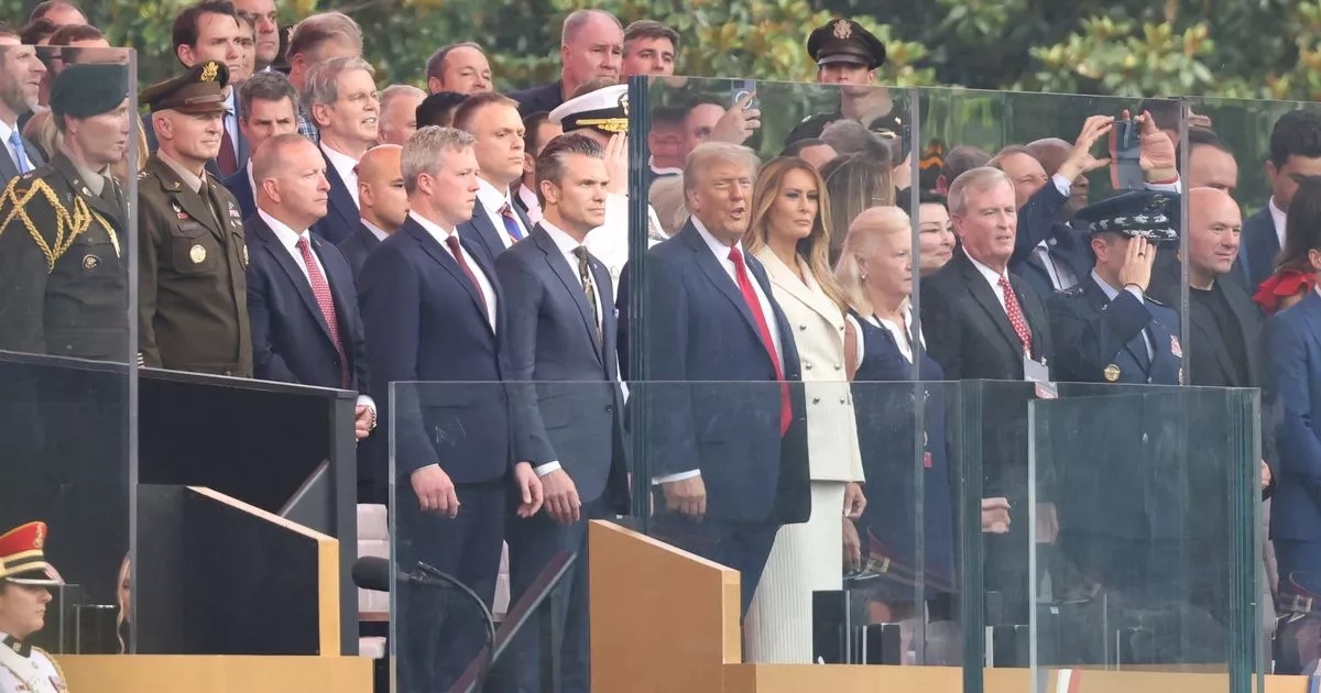MIKEY SMITH: Ich war bei Donald Trumps Panzerparade zu seinem Geburtstag und war überzeugt, dass er sich bereits für einen König hält.