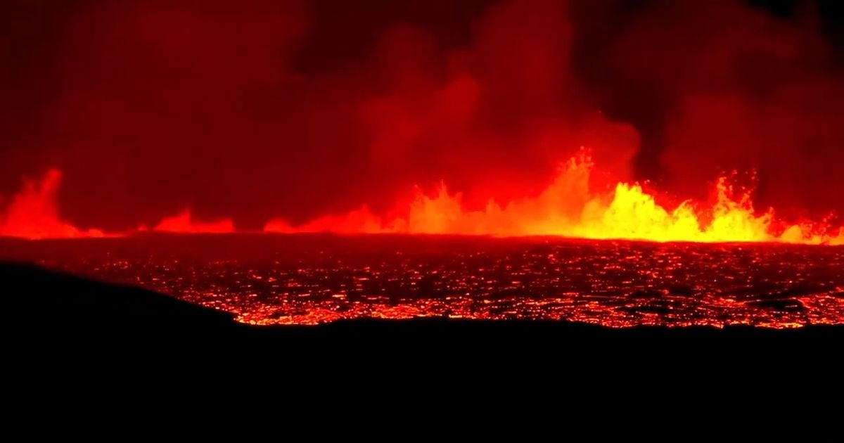 İzlanda yanardağı CANLI: Sundhnúkur'un patlaması korkusuyla aileler ve turistler tahliye edildi