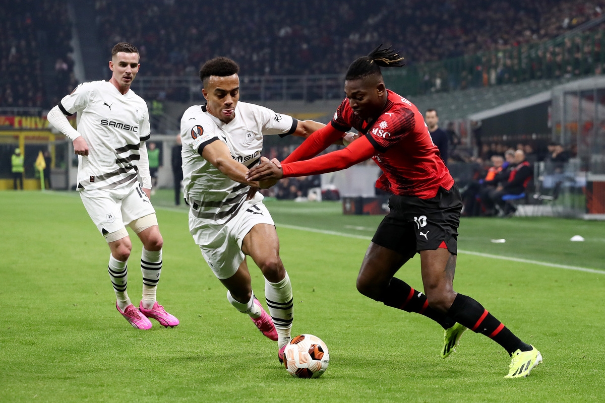 Milan lance une offre de 15 millions d'euros pour Doue, cible de Chelsea et Sunderland