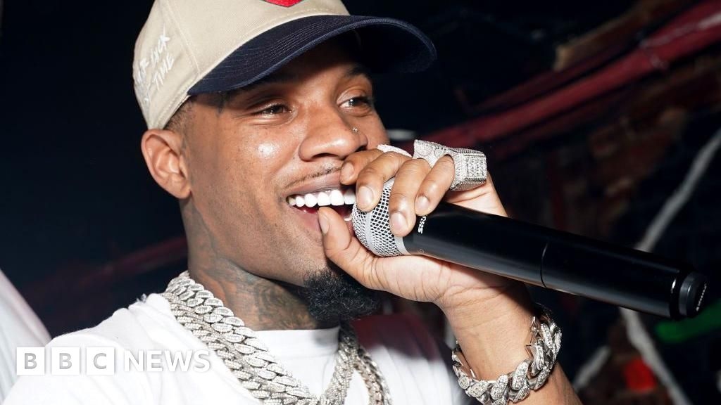 El rapero Tory Lanez fue apuñalado 14 veces en una prisión de California.