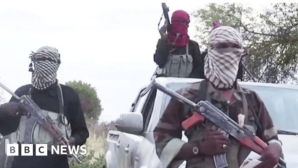 Boko Haram mata pelo menos 60 em ataque noturno a aldeia nigeriana